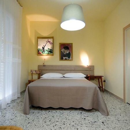 Bed And Breakfast Lucia เชซานา ภายนอก รูปภาพ