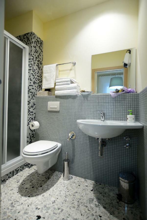 Bed And Breakfast Lucia เชซานา ภายนอก รูปภาพ
